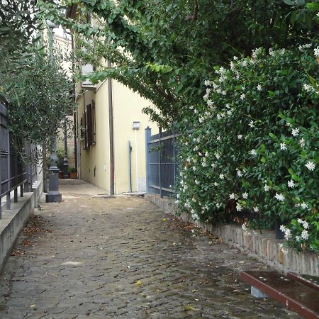 Al Castello Hotel Tavullia Exterior photo