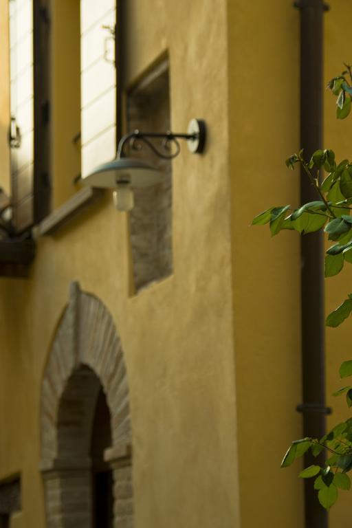 Al Castello Hotel Tavullia Exterior photo
